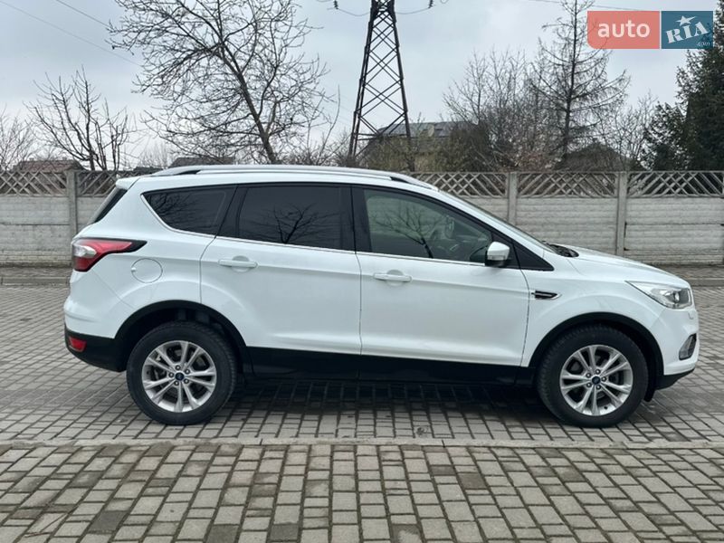 Внедорожник / Кроссовер Ford Kuga 2019 в Ивано-Франковске