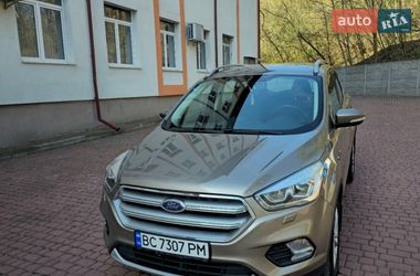 Внедорожник / Кроссовер Ford Kuga 2019 в Львове
