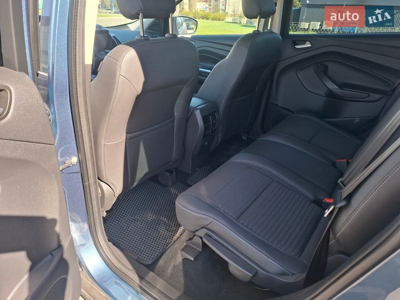 Позашляховик / Кросовер Ford Kuga 2019 в Черкасах