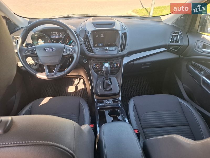 Позашляховик / Кросовер Ford Kuga 2019 в Черкасах