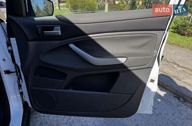 Позашляховик / Кросовер Ford Kuga 2012 в Києві