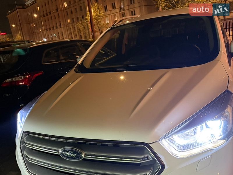 Внедорожник / Кроссовер Ford Kuga 2019 в Львове