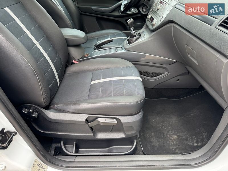 Позашляховик / Кросовер Ford Kuga 2010 в Сарнах