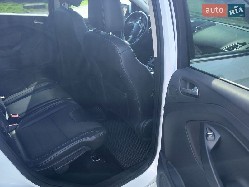 Позашляховик / Кросовер Ford Kuga 2016 в Ковелі