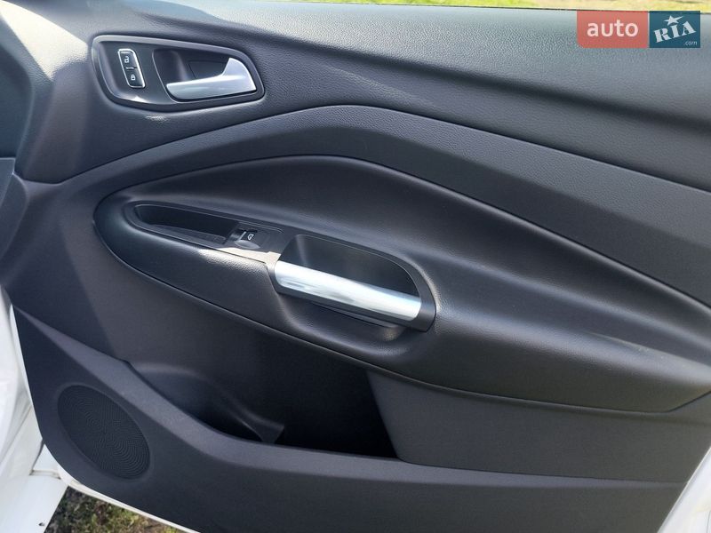 Позашляховик / Кросовер Ford Kuga 2016 в Ковелі