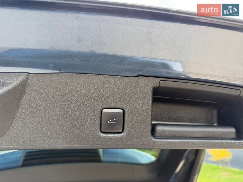 Позашляховик / Кросовер Ford Kuga 2022 в Києві