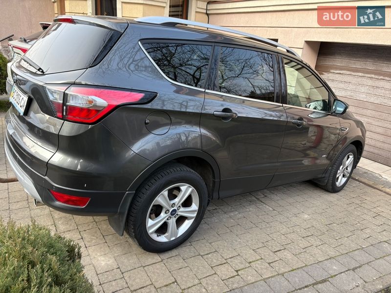 Позашляховик / Кросовер Ford Kuga 2017 в Львові