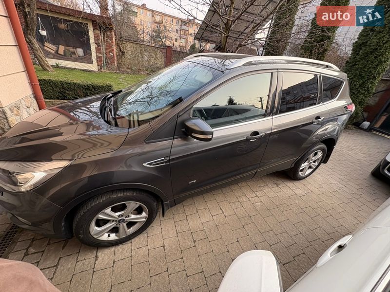Позашляховик / Кросовер Ford Kuga 2017 в Львові