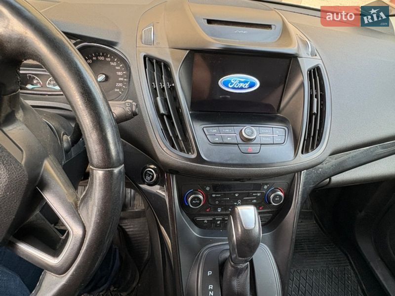 Позашляховик / Кросовер Ford Kuga 2017 в Львові