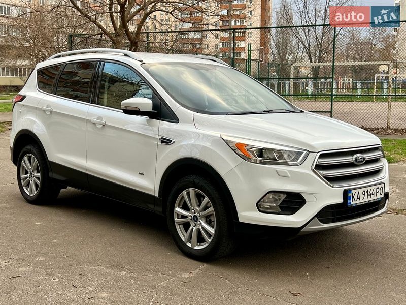 Внедорожник / Кроссовер Ford Kuga 2016 в Киеве фото 3 Внедорожник / Кроссовер Ford Kuga 2016 в Киеве