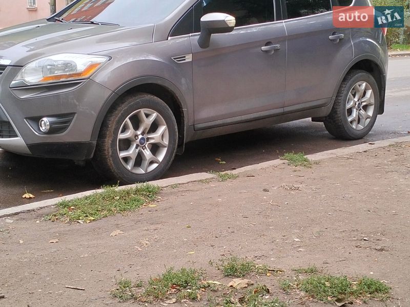 Позашляховик / Кросовер Ford Kuga 2012 в Миколаєві фото 3 Позашляховик / Кросовер Ford Kuga 2012 в Миколаєві