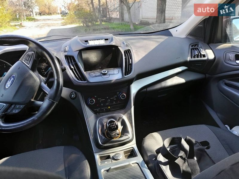 Позашляховик / Кросовер Ford Kuga 2017 в Кропивницькому