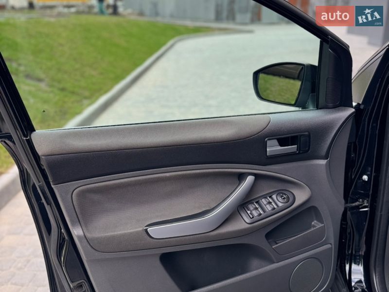 Внедорожник / Кроссовер Ford Kuga 2012 в Виннице