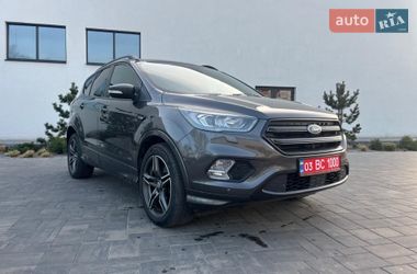 Позашляховик / Кросовер Ford Kuga 2018 в Луцьку
