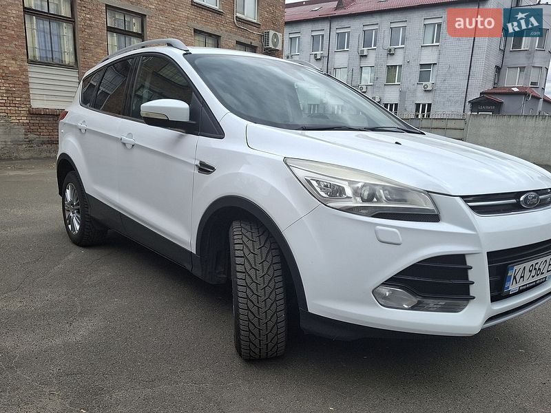 Позашляховик / Кросовер Ford Kuga 2013 в Києві