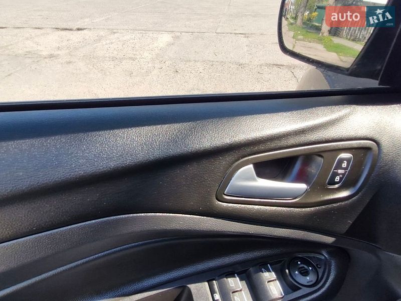 Внедорожник / Кроссовер Ford Kuga 2019 в Миргороде