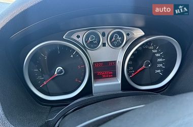 Позашляховик / Кросовер Ford Kuga 2012 в Львові