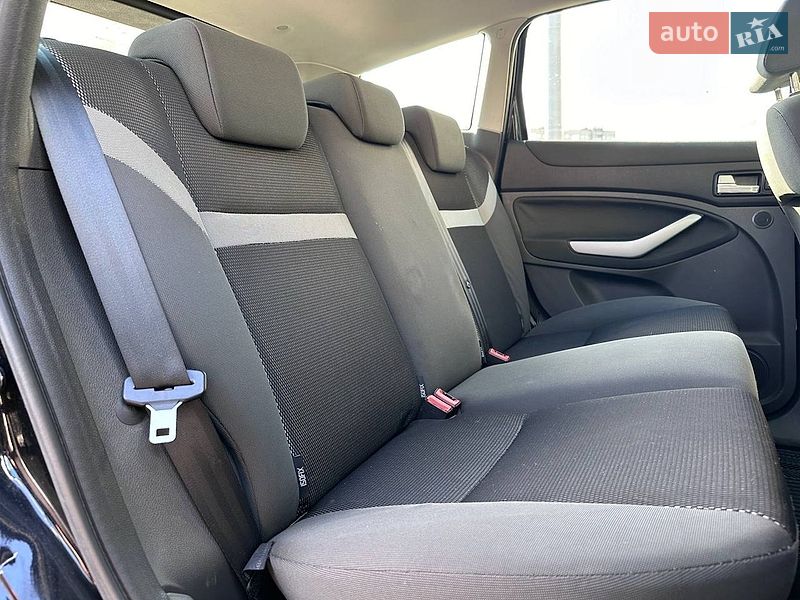 Позашляховик / Кросовер Ford Kuga 2010 в Києві
