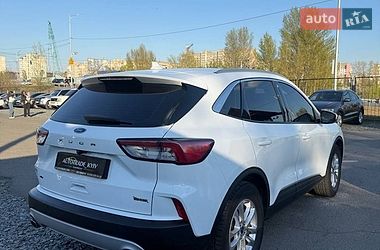 Позашляховик / Кросовер Ford Kuga 2022 в Києві