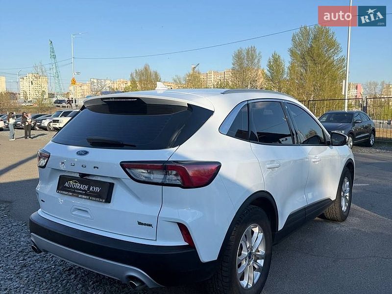 Позашляховик / Кросовер Ford Kuga 2022 в Києві