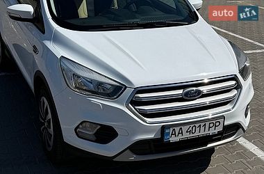 Внедорожник / Кроссовер Ford Kuga 2019 в Киеве
