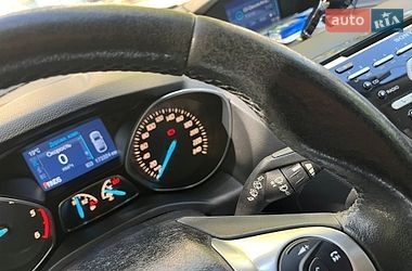 Позашляховик / Кросовер Ford Kuga 2014 в Чернівцях