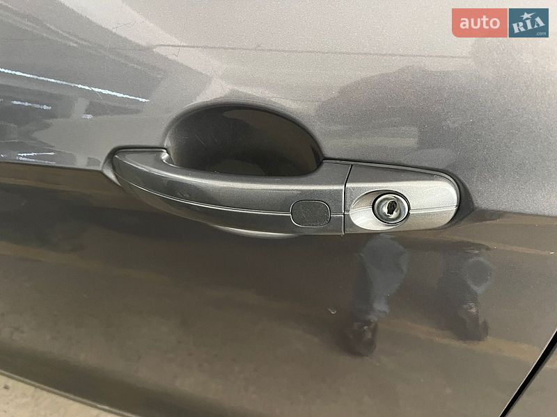 Позашляховик / Кросовер Ford Kuga 2014 в Чернівцях