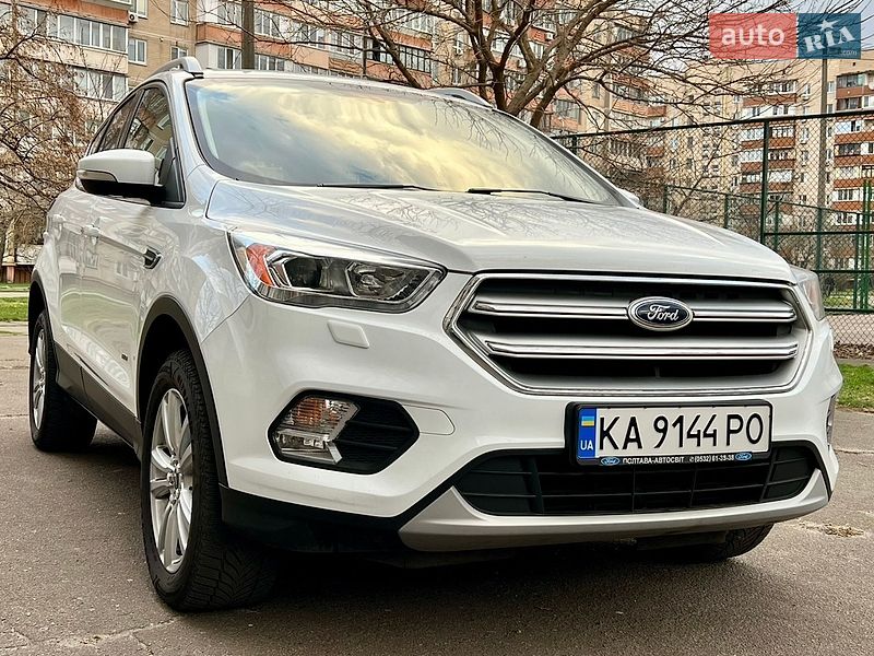 Внедорожник / Кроссовер Ford Kuga 2016 в Киеве