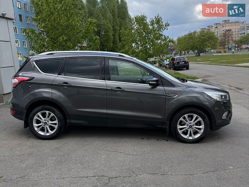Позашляховик / Кросовер Ford Kuga 2019 в Дніпрі