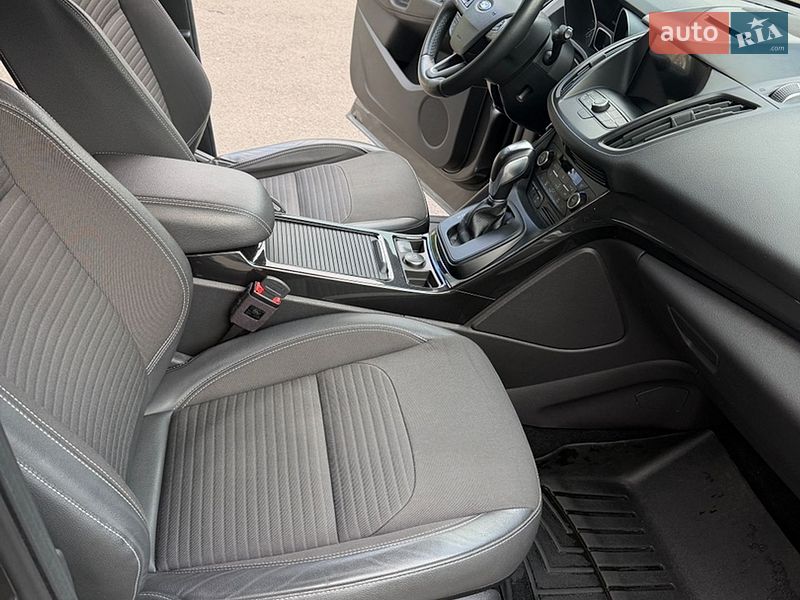 Позашляховик / Кросовер Ford Kuga 2019 в Дніпрі