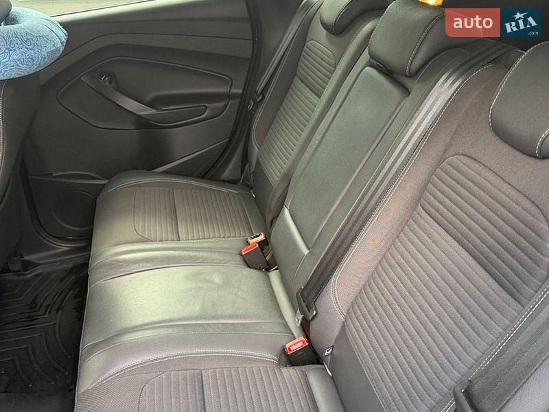Позашляховик / Кросовер Ford Kuga 2019 в Дніпрі