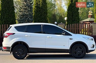 Позашляховик / Кросовер Ford Kuga 2017 в Дніпрі