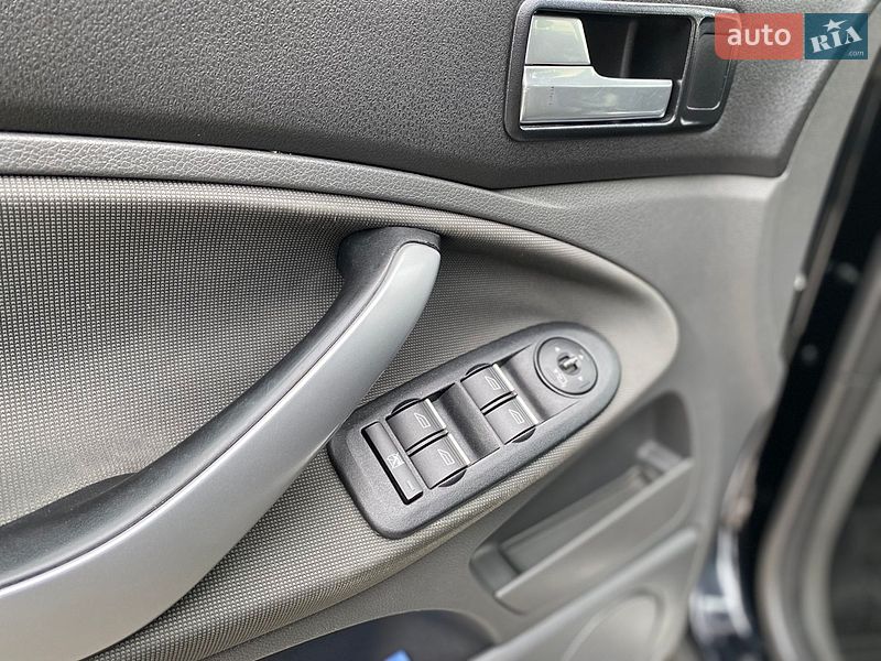 Внедорожник / Кроссовер Ford Kuga 2012 в Виннице