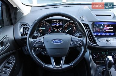 Внедорожник / Кроссовер Ford Kuga 2017 в Черкассах
