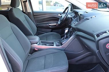 Внедорожник / Кроссовер Ford Kuga 2017 в Черкассах