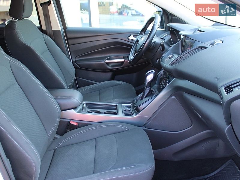 Внедорожник / Кроссовер Ford Kuga 2017 в Черкассах