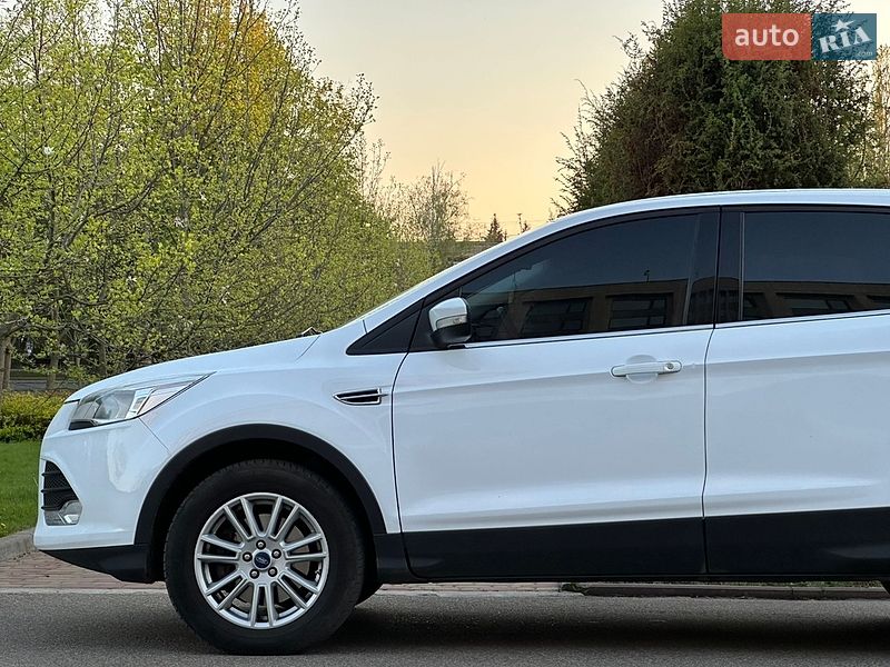 Позашляховик / Кросовер Ford Kuga 2015 в Чернігові