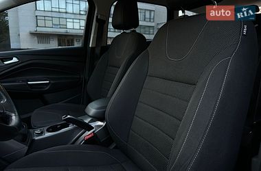 Позашляховик / Кросовер Ford Kuga 2015 в Чернігові