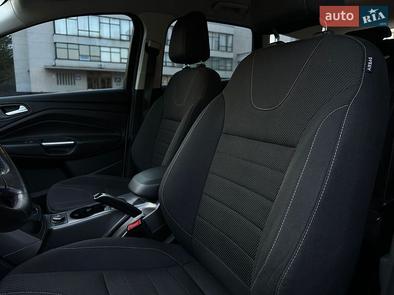 Позашляховик / Кросовер Ford Kuga 2015 в Чернігові