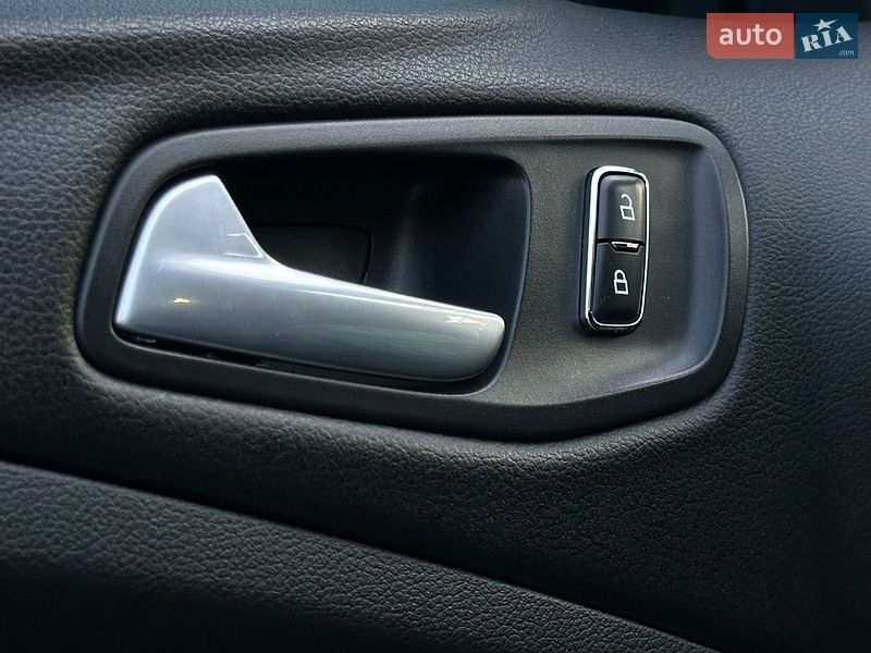 Позашляховик / Кросовер Ford Kuga 2015 в Чернігові