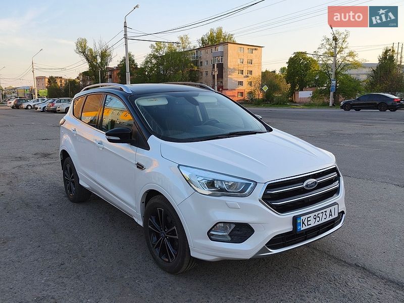Внедорожник / Кроссовер Ford Kuga 2019 в Полтаве