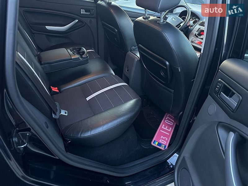Внедорожник / Кроссовер Ford Kuga 2012 в Луцке