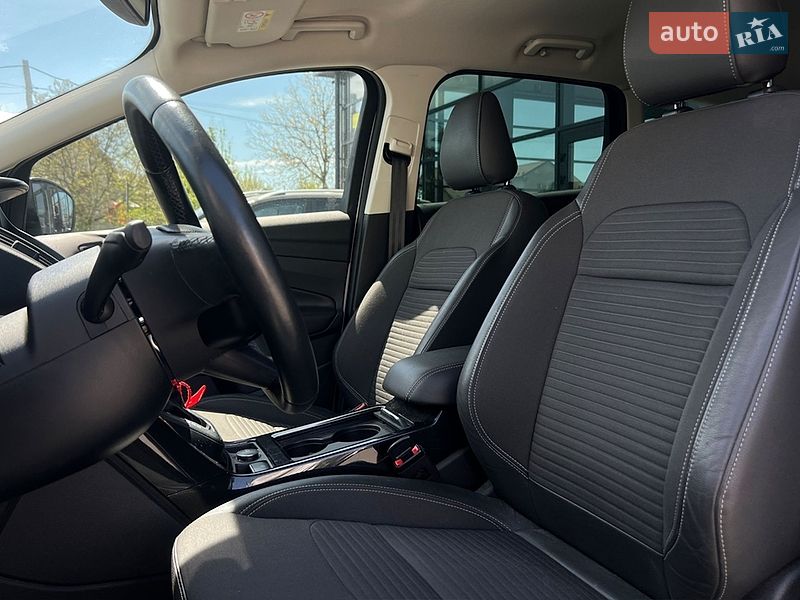 Позашляховик / Кросовер Ford Kuga 2019 в Івано-Франківську