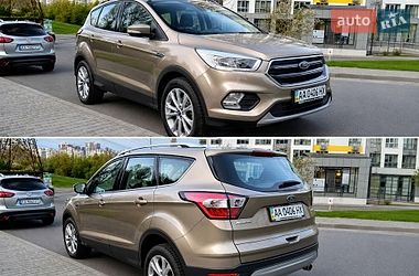 Внедорожник / Кроссовер Ford Kuga 2019 в Киеве