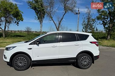 Внедорожник / Кроссовер Ford Kuga 2017 в Измаиле