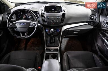 Позашляховик / Кросовер Ford Kuga 2017 в Чернігові