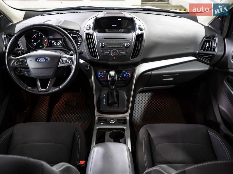 Позашляховик / Кросовер Ford Kuga 2017 в Чернігові