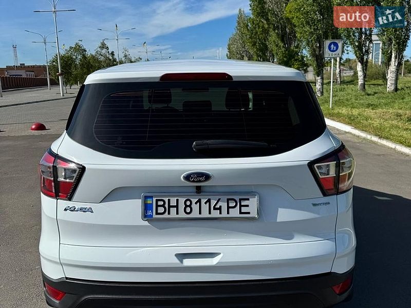 Внедорожник / Кроссовер Ford Kuga 2017 в Измаиле
