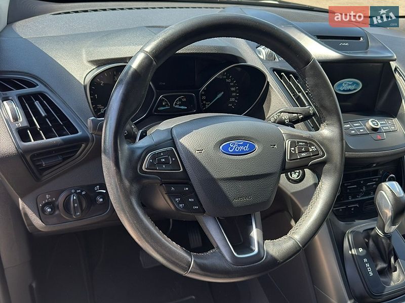 Позашляховик / Кросовер Ford Kuga 2016 в Решетилівці