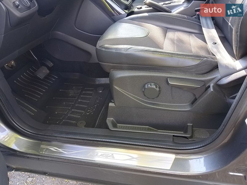 Внедорожник / Кроссовер Ford Kuga 2016 в Каменке